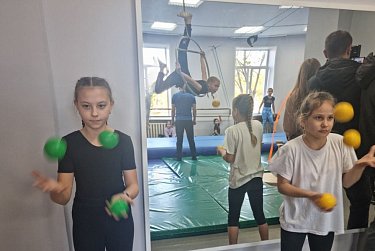 В Оренбурге учат цирковых артистов